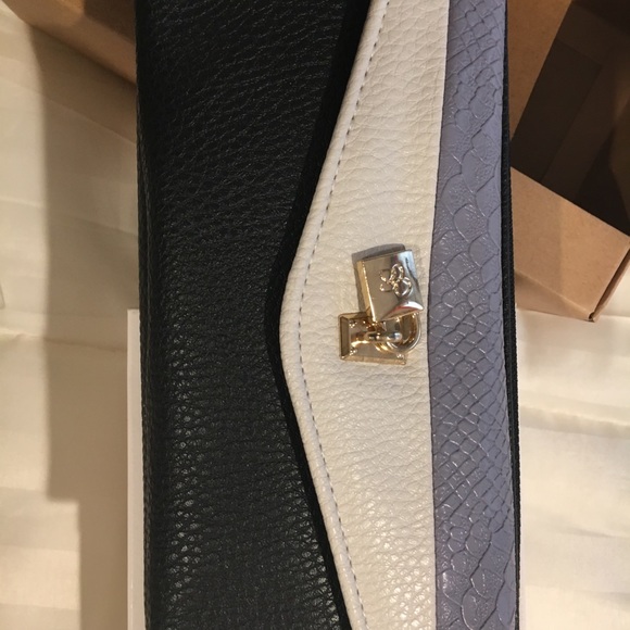 Jessica Simpson wallet/wristlet - Picture 5 of 6